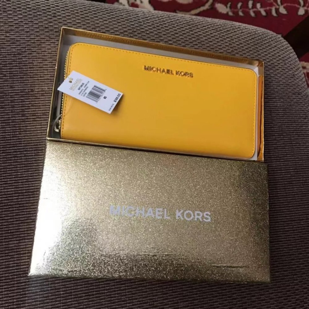 MICHAEL KORS Giftables Soft Leathe